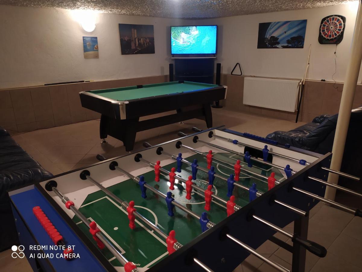 Nikolux Apartman Hajduszoboszlo Bagian luar foto