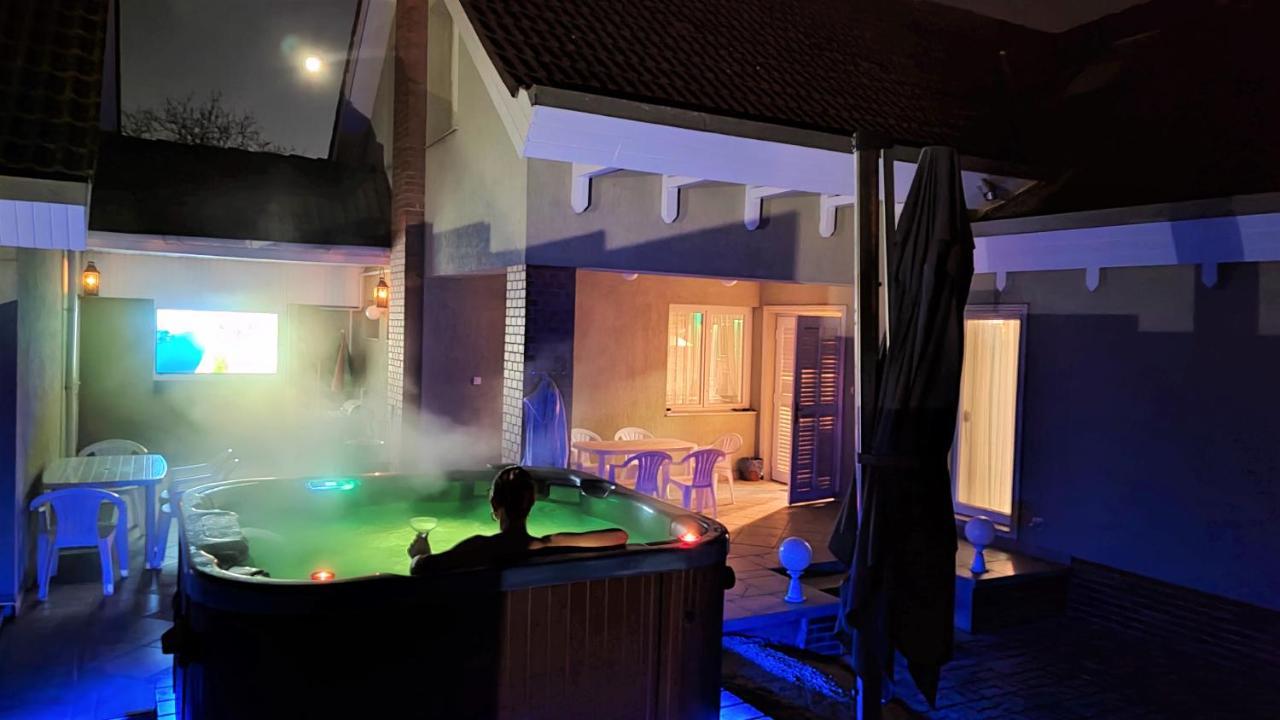 Nikolux Apartman Hajduszoboszlo Bagian luar foto