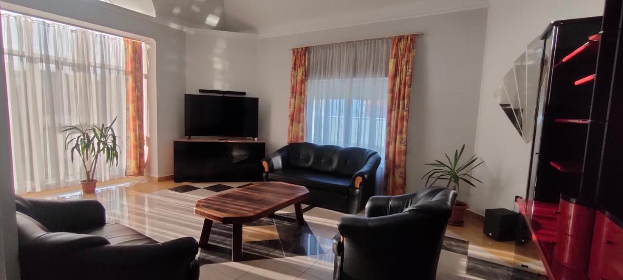 Nikolux Apartman Hajduszoboszlo Bagian luar foto