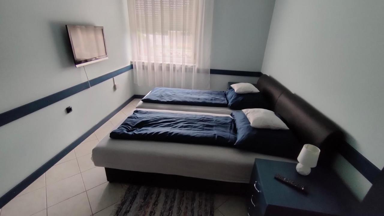 Nikolux Apartman Hajduszoboszlo Bagian luar foto