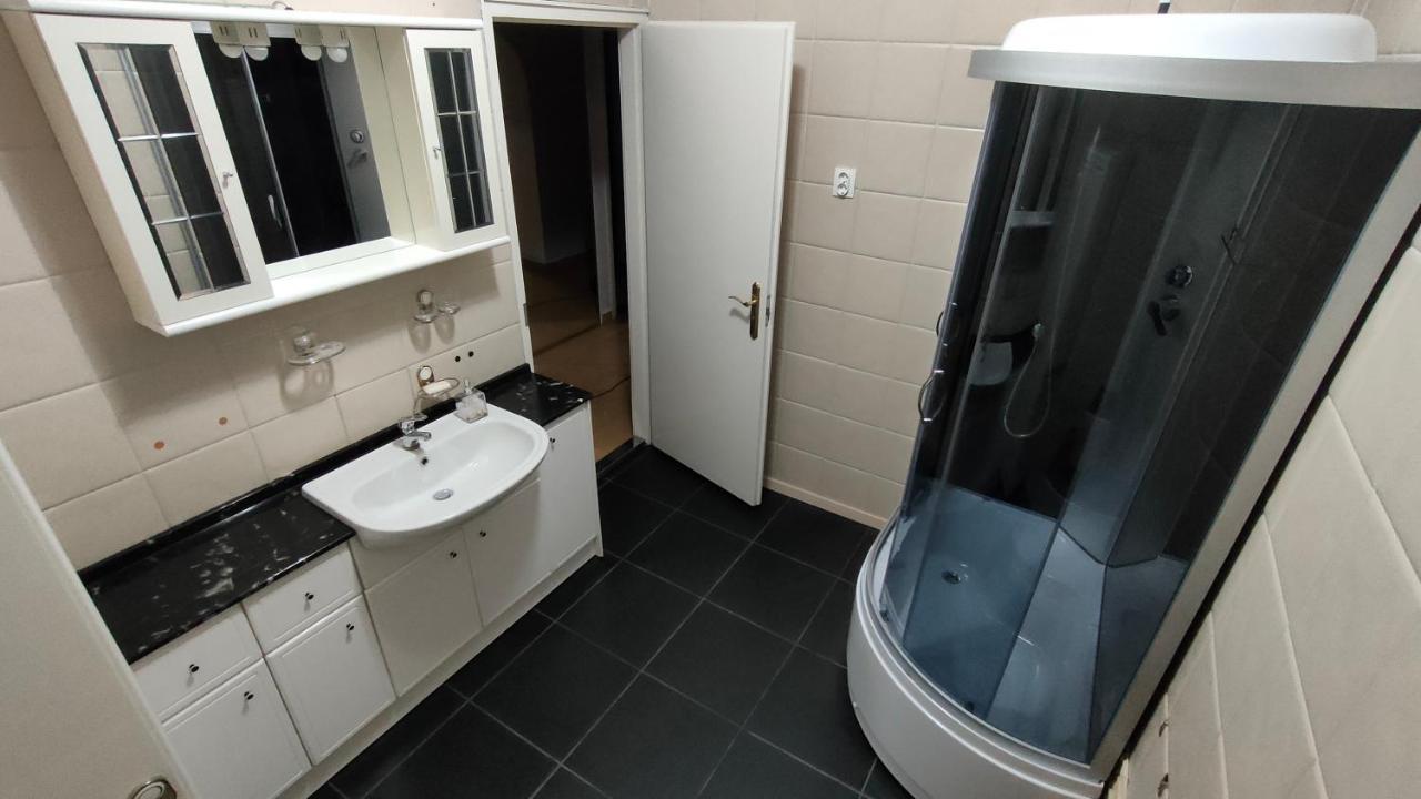 Nikolux Apartman Hajduszoboszlo Bagian luar foto