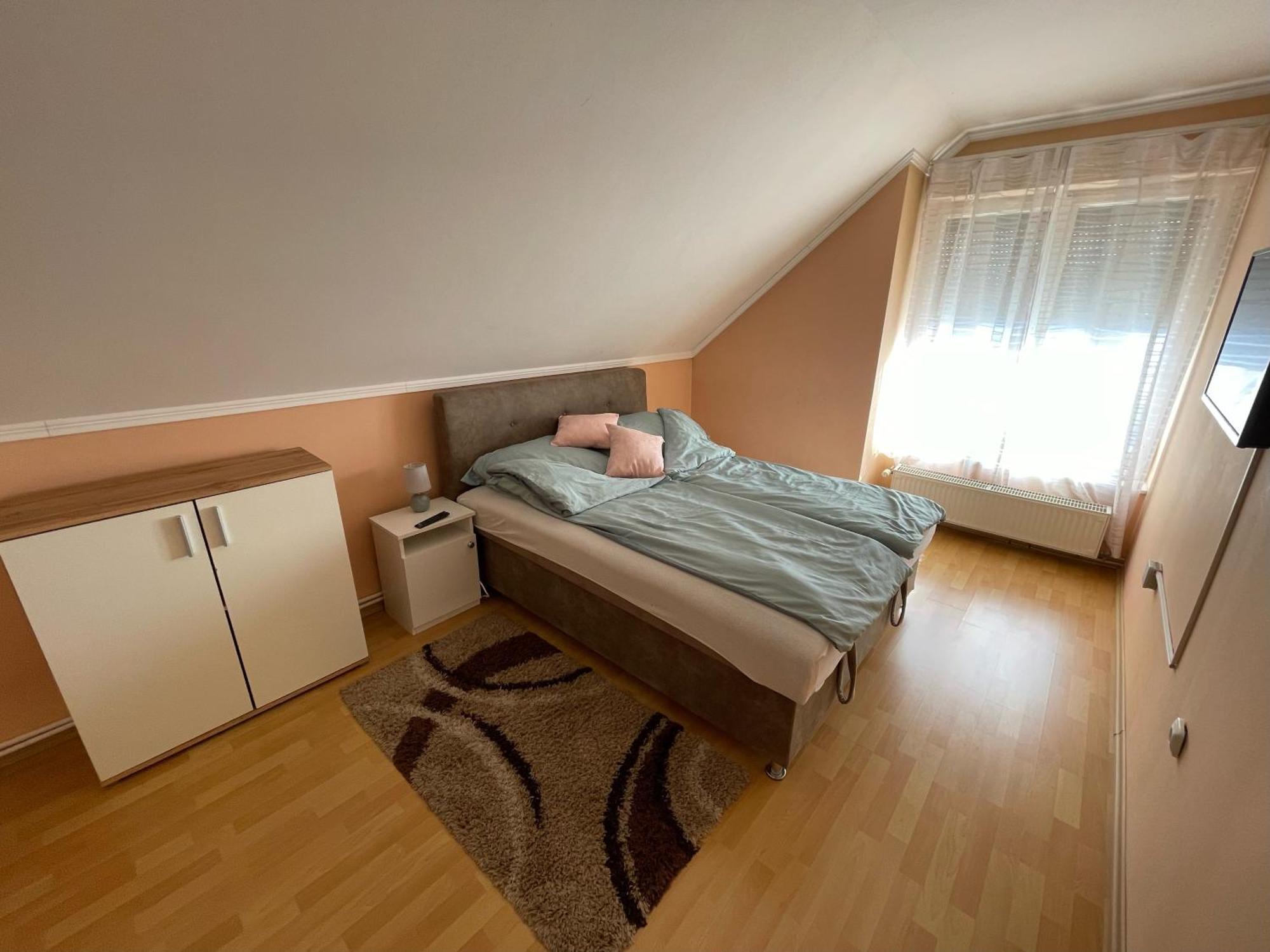 Nikolux Apartman Hajduszoboszlo Bagian luar foto