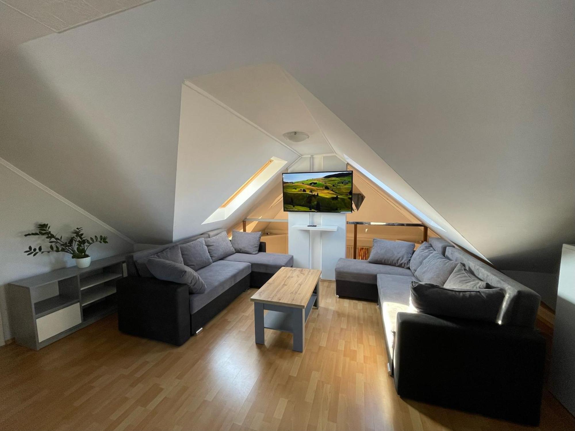 Nikolux Apartman Hajduszoboszlo Bagian luar foto
