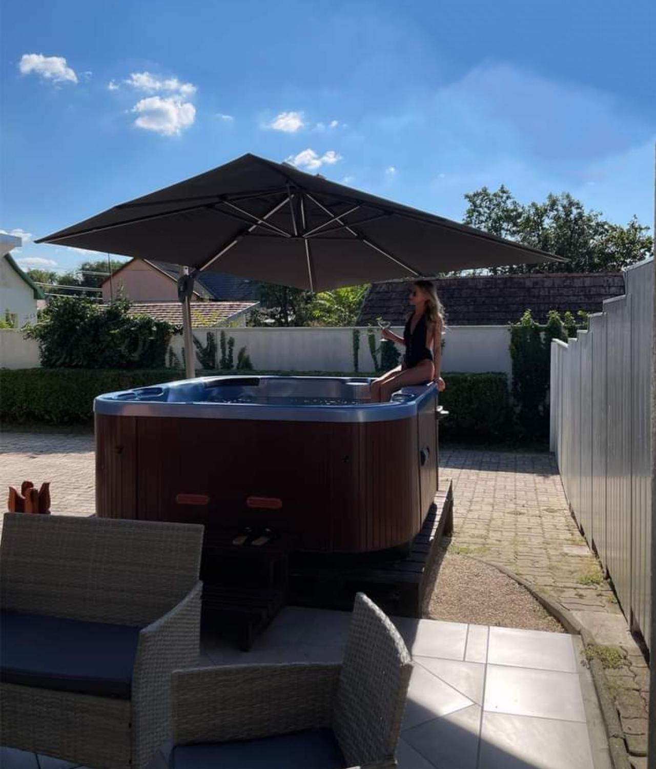 Nikolux Apartman Hajduszoboszlo Bagian luar foto