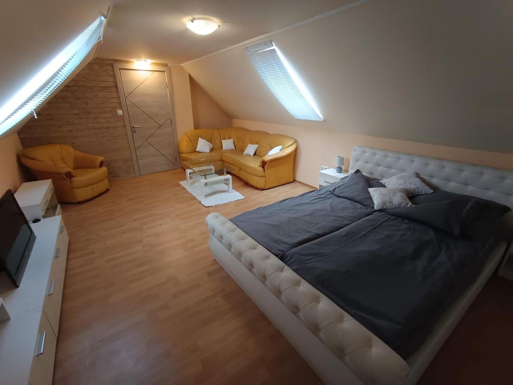 Nikolux Apartman Hajduszoboszlo Bagian luar foto