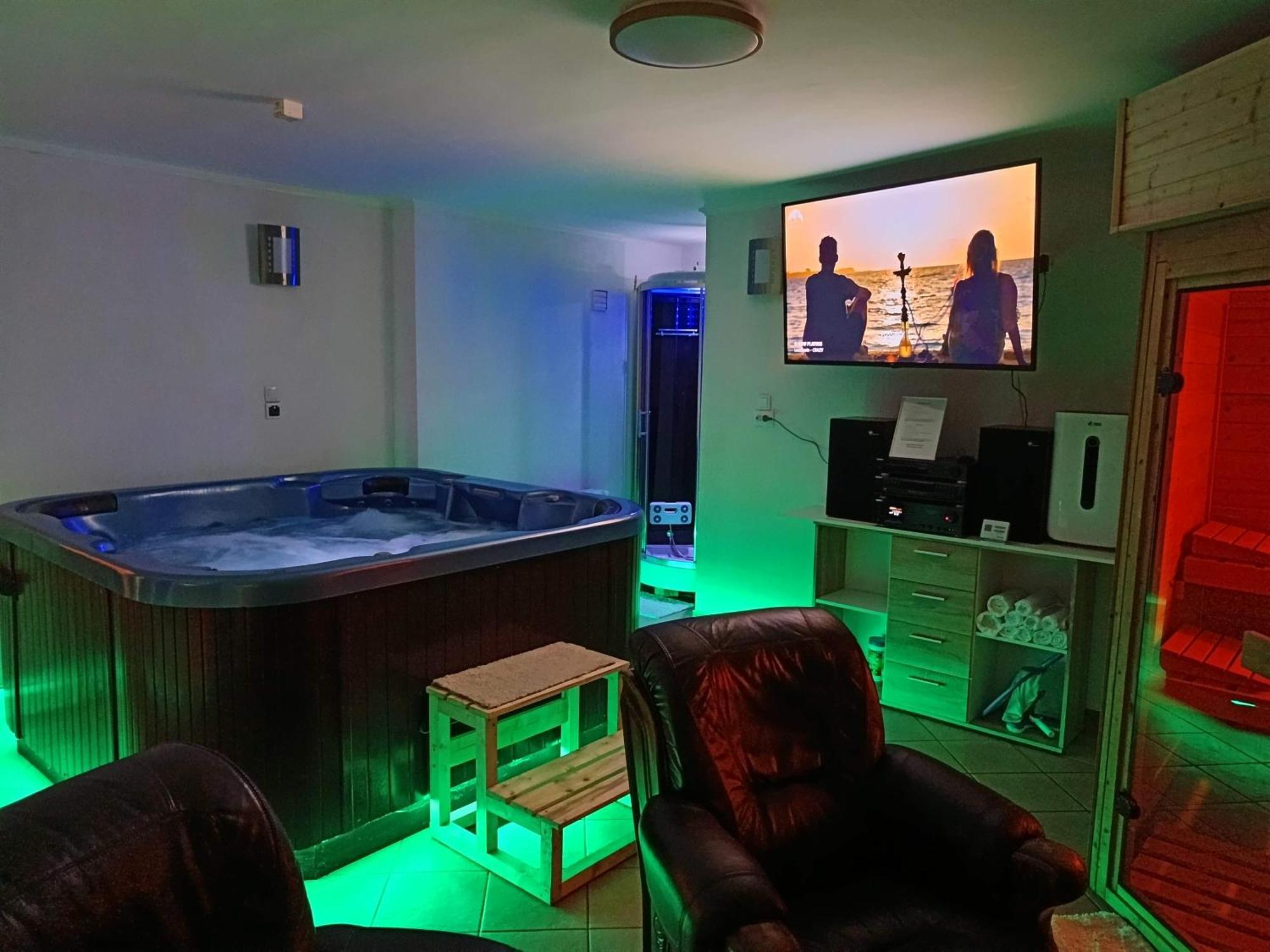 Nikolux Apartman Hajduszoboszlo Bagian luar foto