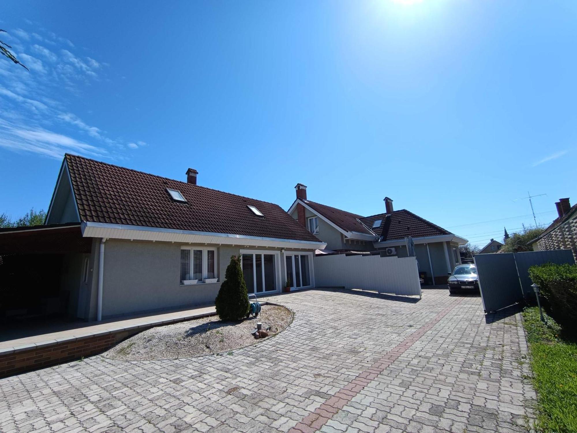 Nikolux Apartman Hajduszoboszlo Bagian luar foto