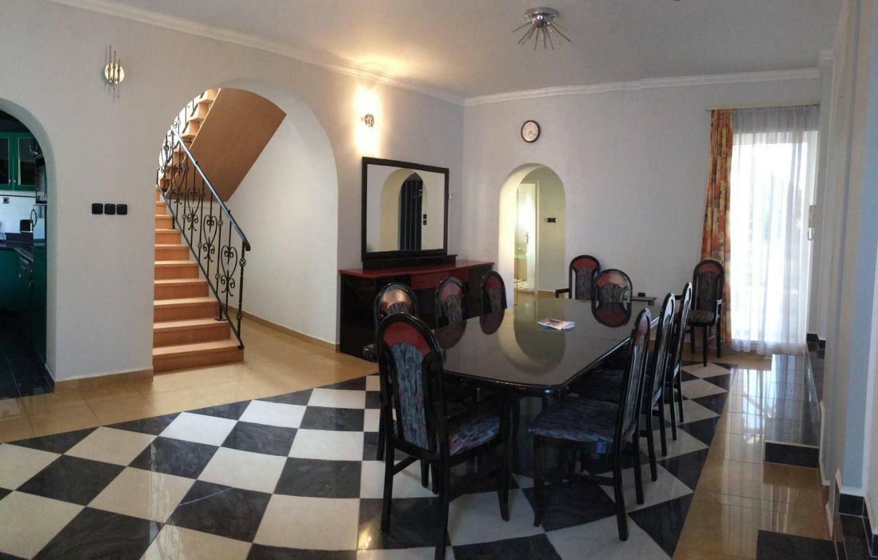 Nikolux Apartman Hajduszoboszlo Bagian luar foto